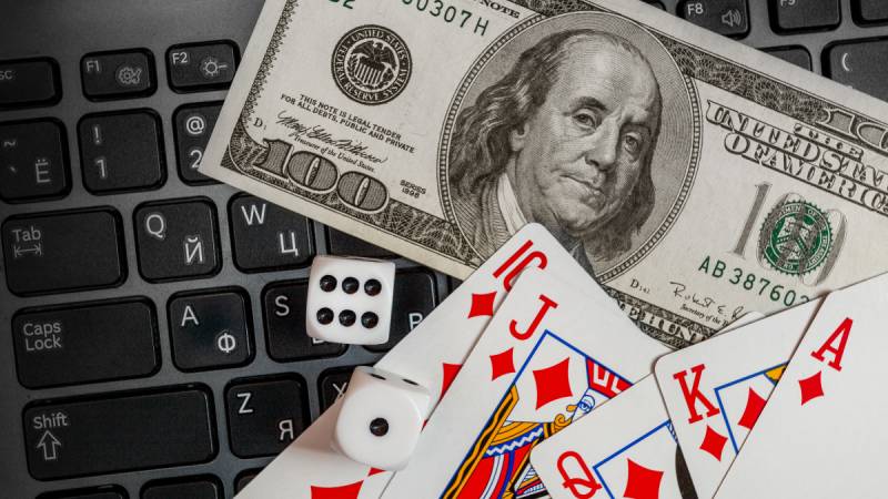 Quyen cua V9bet trong viec thu hoi dich vu va huy bo tien gui